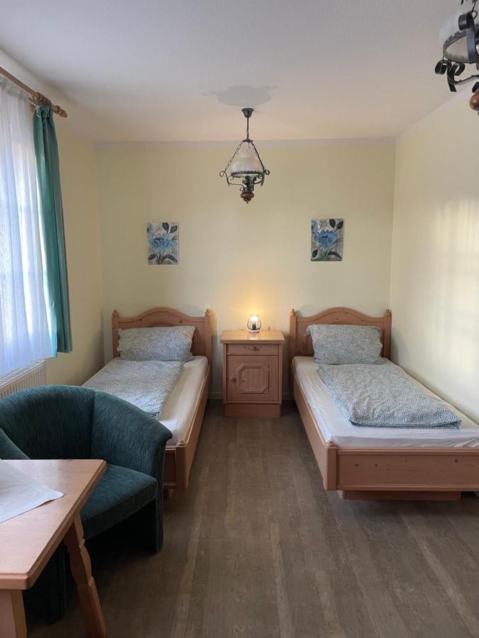 Landgasthof - Braukeller - Fattigau Oberkotzau Ngoại thất bức ảnh