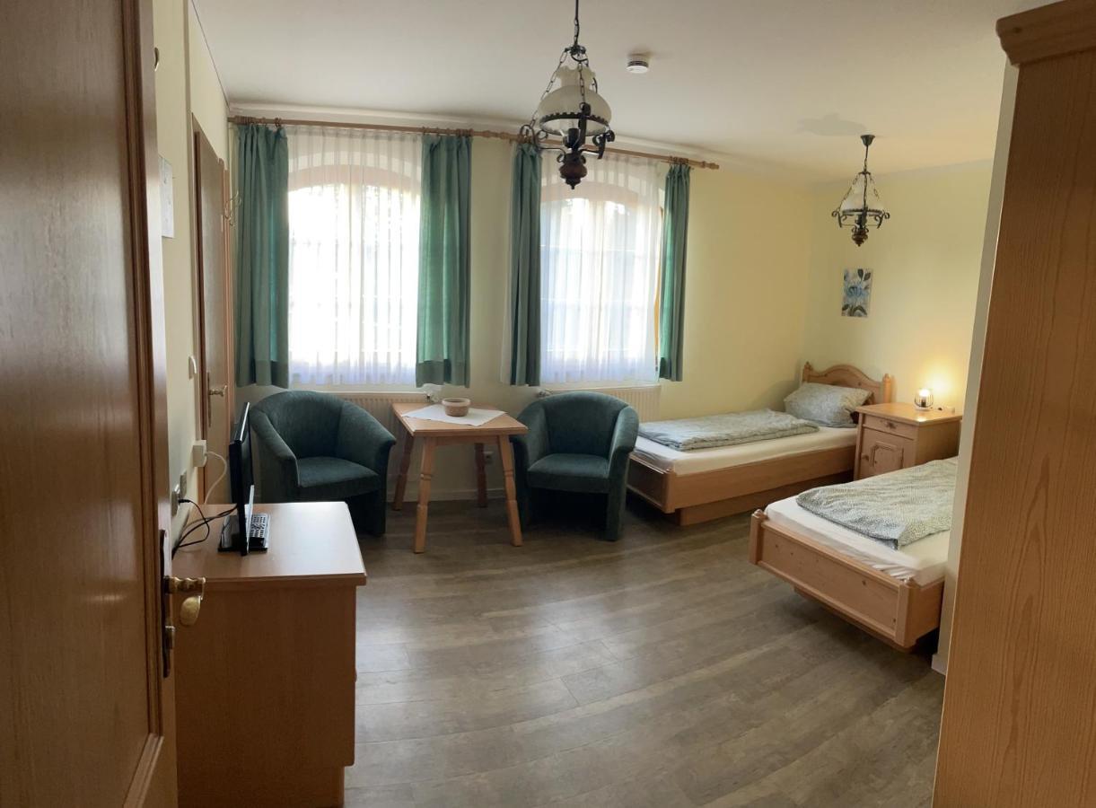 Landgasthof - Braukeller - Fattigau Oberkotzau Ngoại thất bức ảnh