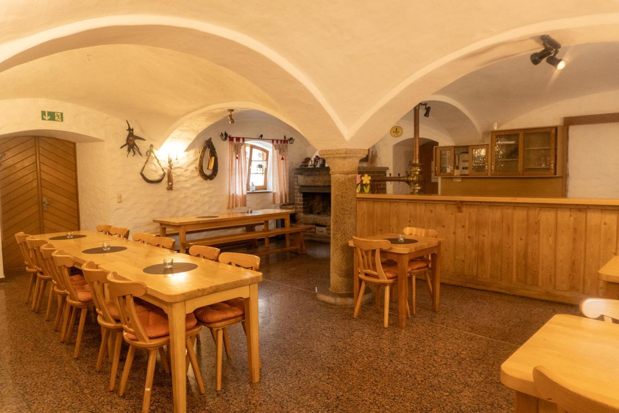 Landgasthof - Braukeller - Fattigau Oberkotzau Ngoại thất bức ảnh
